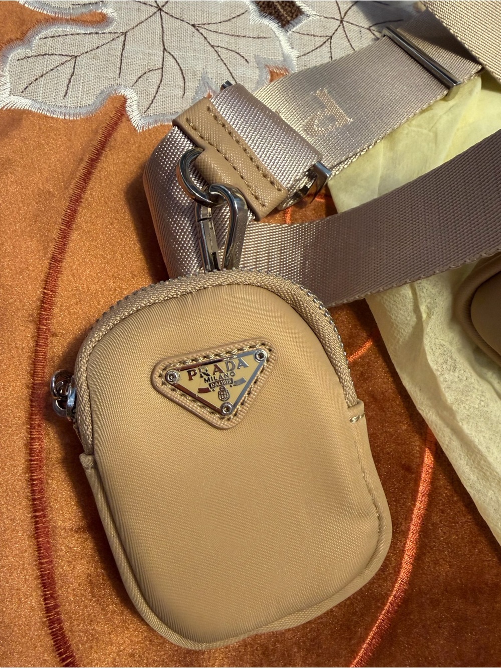 Pra-da Beige Re-edition (Not-auth..) - Picture 3 of 9